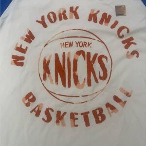 🏀 New York Knicks Raglan Tee (NWT) 🏀